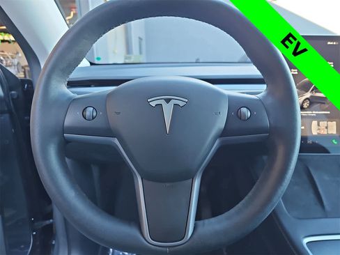Used 2023 Tesla Model Y Long Range image 19