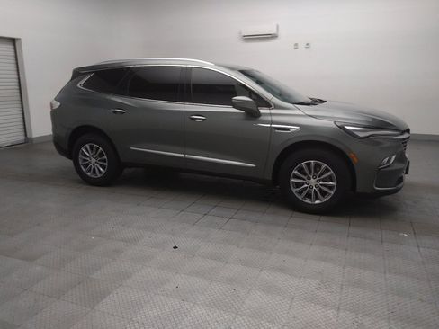 Used 2022 Buick Enclave Premium FWD image 11