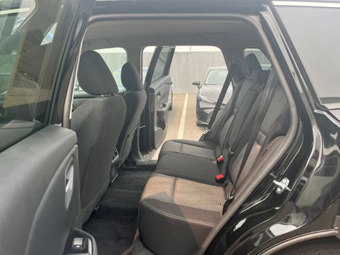 Used 2025 Nissan Rogue SV AWD/4WD image 28