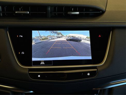 New 2026 Cadillac XT5 Luxury image 24
