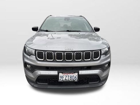 Used 2023 Jeep Compass Latitude image 18