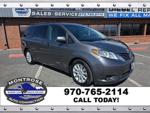 Used 2015 Toyota Sienna LE AWD/4WD image 1