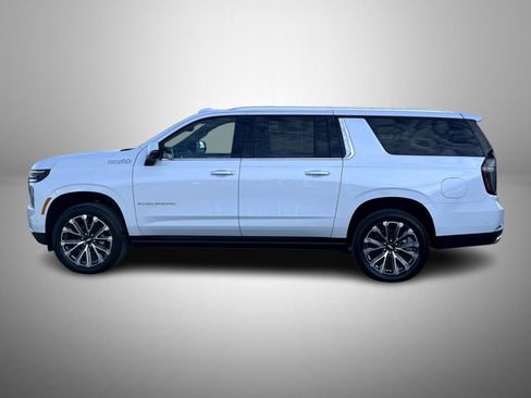 New 2026 Chevrolet Suburban High Country AWD/4WD image 8