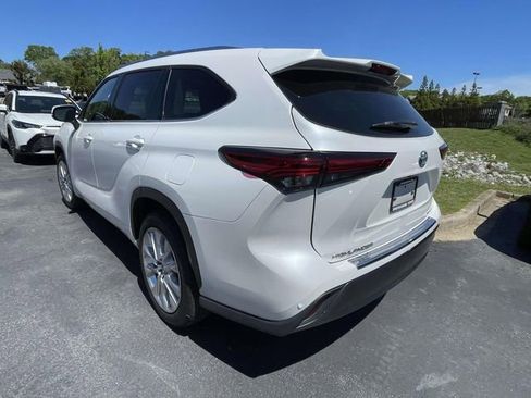 Used 2023 Toyota Highlander Limited image 8