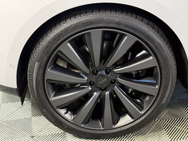 New 2026 Land Rover Range Rover SV AWD/4WD image 14