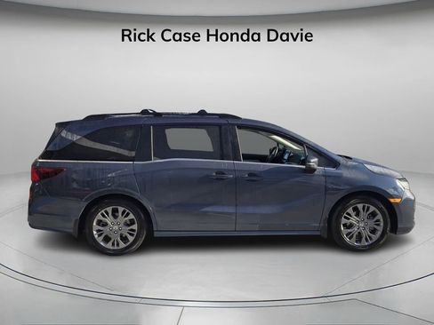 Certified 2025 Honda Odyssey Touring image 3