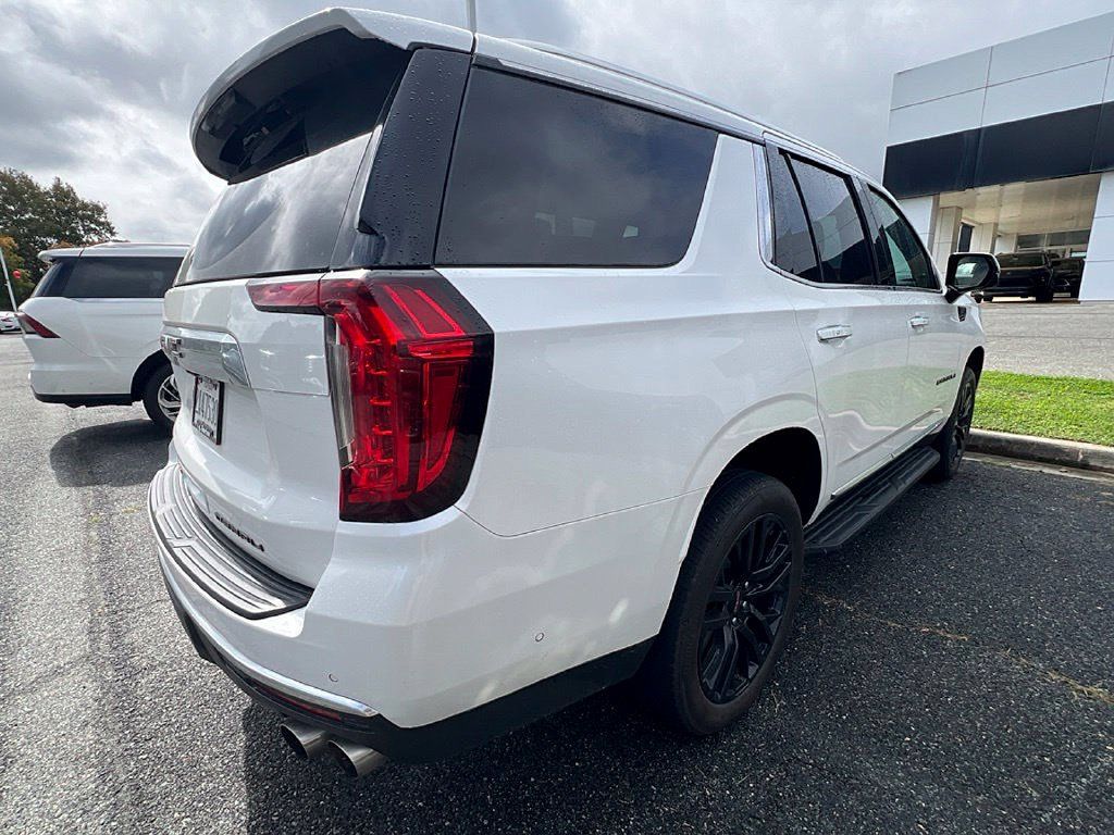 Used 2024 GMC Yukon Denali w/ Advanced Technology Package AWD/4WD image 9