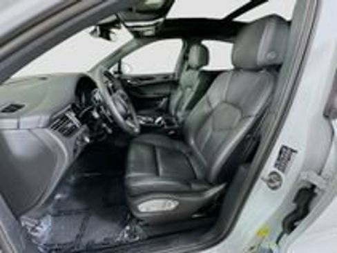 Certified 2026 Porsche Macan AWD/4WD image 7