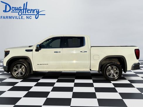 Used 2024 GMC Sierra 1500 SLT image 2