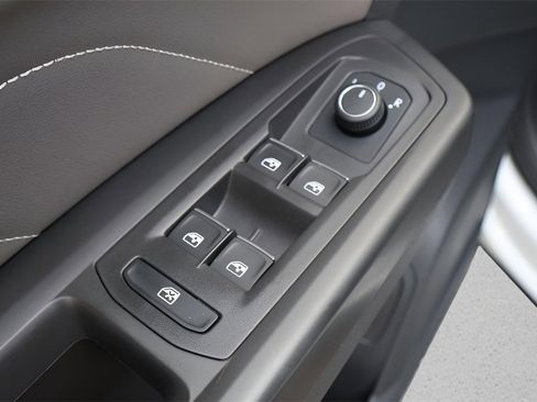 Used 2023 Volkswagen Atlas Cross Sport SE w/ Black Wheel Package image 11