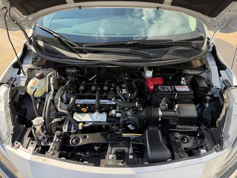 Used 2025 Nissan Versa SV FWD image 32