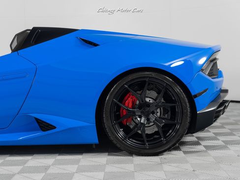 Used 2017 Lamborghini Huracan LP 580-2 RWD image 4
