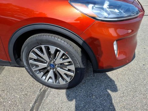 Certified 2020 Ford Escape Titanium AWD/4WD image 5