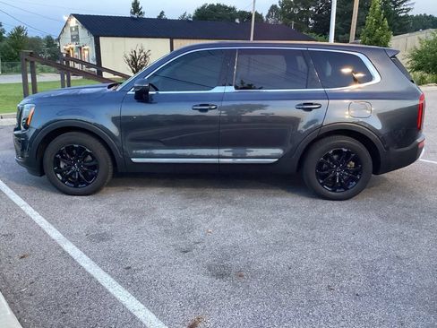 Used 2020 Kia Telluride LX AWD/4WD image 4