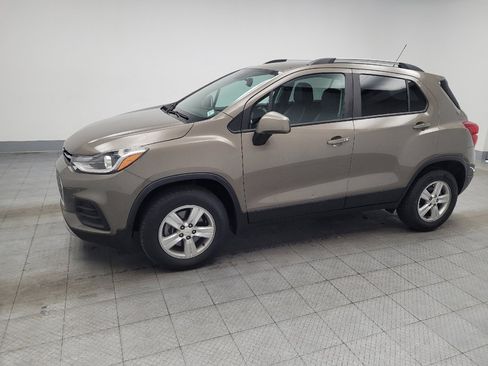 Used 2022 Chevrolet Trax LT w/ Driver Confidence Package AWD/4WD image 2