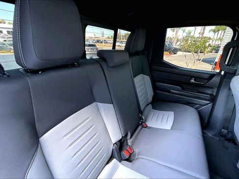 Used 2025 Toyota Tacoma TRD Sport w/ TRD Sport Upgrade Package AWD/4WD image 27