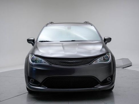 Used 2019 Chrysler Pacifica Touring-L w/ S Appearance Package image 14