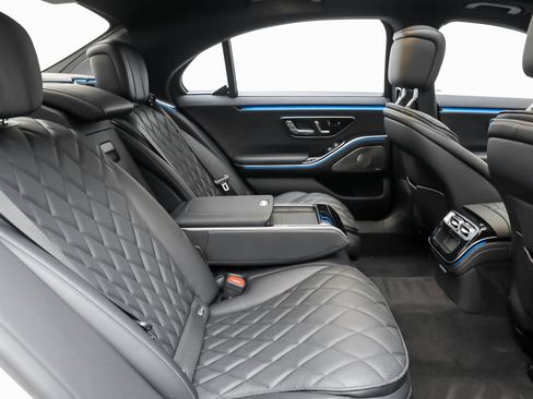 Used 2024 Mercedes-Benz S 580 4MATIC Sedan w/ Warmth & Comfort Package image 12