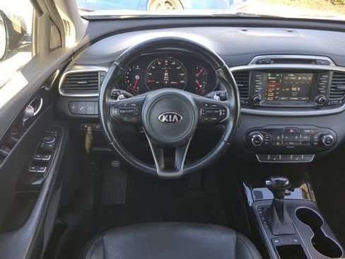 Used 2017 Kia Sorento EX w/ EX Premium Package image 16