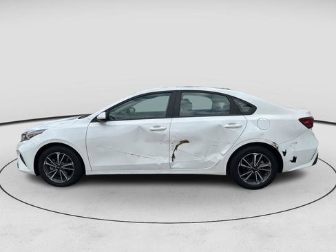 Used 2022 Kia Forte LXS image 12