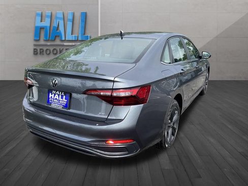 Used 2024 Volkswagen Jetta SE w/ Panoramic Sunroof Package FWD image 6