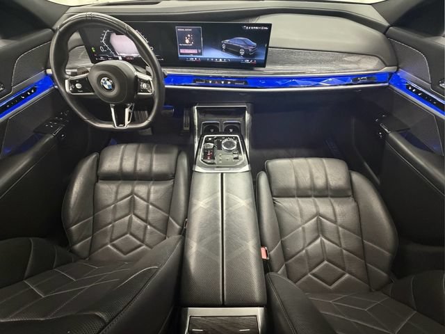 Used 2025 BMW 740i RWD image 19