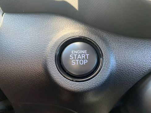 New 2025 Hyundai Venue Limited image 17