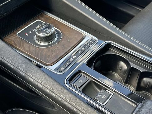 Used 2018 Jaguar F-PACE R-Sport AWD/4WD image 33