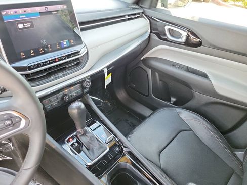 Used 2023 Jeep Compass Limited w/ Elite Group image 13