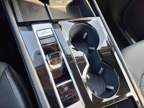 Used 2024 Volkswagen Atlas SE image 14