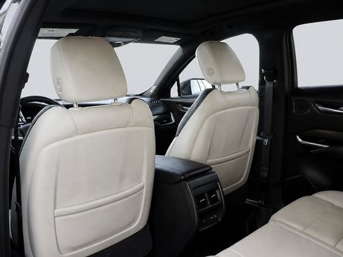 Used 2022 Cadillac XT4 Sport FWD image 18