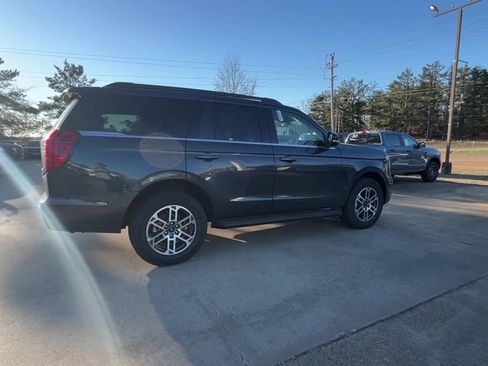 New 2026 Ford Expedition Active image 7