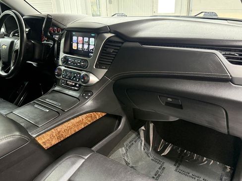 Used 2018 Chevrolet Suburban Premier AWD/4WD image 41