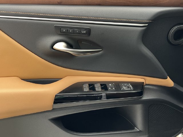 Used 2025 Lexus ES 350 w/ Premium Package FWD image 22