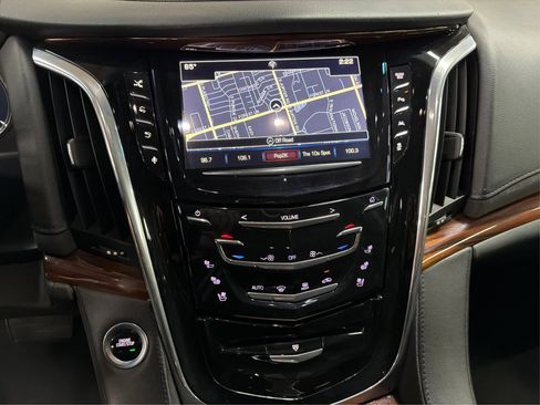 Used 2016 Cadillac Escalade Premium AWD/4WD image 21