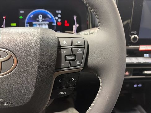 Used 2026 Toyota Camry SE FWD image 23