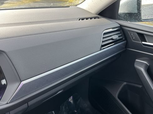 Used 2024 Volkswagen Jetta SE image 24