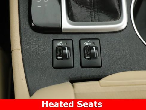 Used 2016 Toyota Highlander XLE image 3