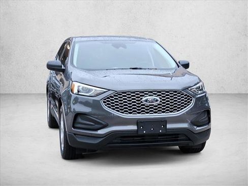 Used 2024 Ford Edge SE image 7