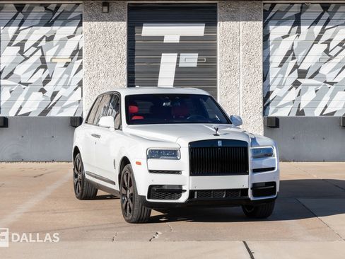 Used 2022 Rolls-Royce Cullinan image 1