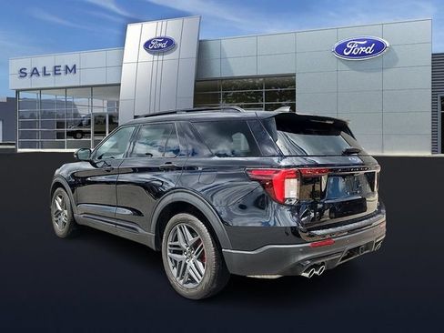 Certified 2025 Ford Explorer ST AWD/4WD image 4