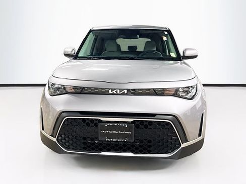 Used 2023 Kia Soul LX FWD image 2