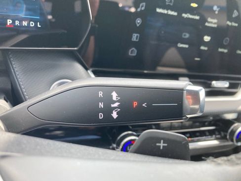 New 2025 Chevrolet Equinox LT w/ Convenience Package II AWD/4WD image 8
