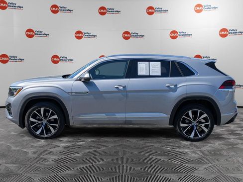 Used 2026 Volkswagen Atlas Cross Sport SEL Premium R-Line AWD/4WD image 8