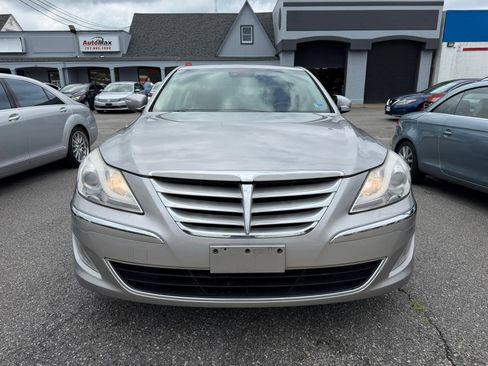 Used 2013 Hyundai Genesis 3.8 w/ Premium Pkg RWD image 8