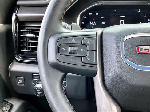 Used 2024 GMC Sierra 1500 AT4 w/ Technology Package AWD/4WD image 12