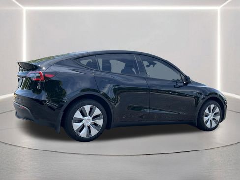 Used 2024 Tesla Model Y Long Range AWD/4WD image 26