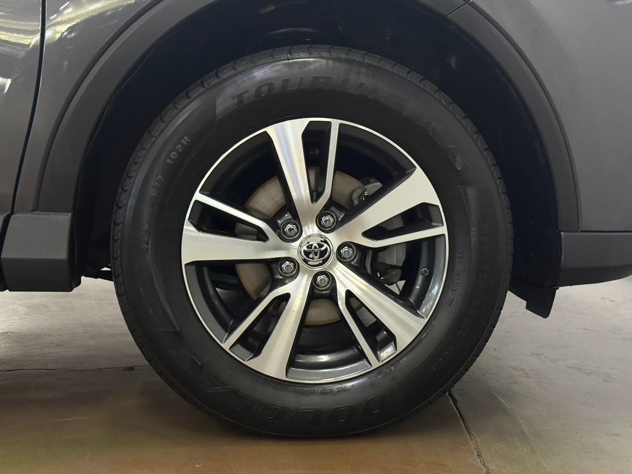 Used 2018 Toyota RAV4 XLE AWD/4WD image 8