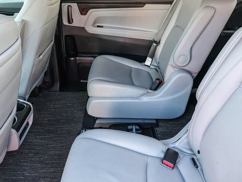 Used 2024 Honda Odyssey Touring image 18