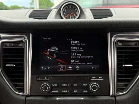 Used 2018 Porsche Macan AWD/4WD image 27